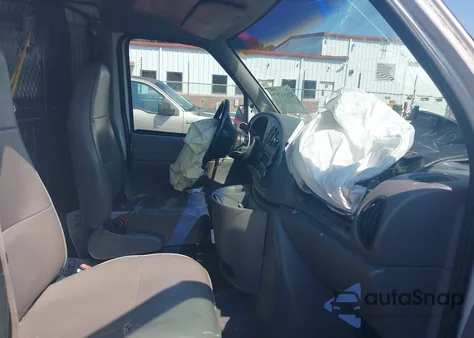 1999 Ford E-150 Commercial/Recreational из США, поврежденный, VIN 1FTRE142XXHC31137